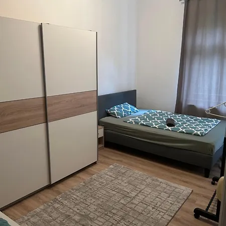 Schoenes 4 Betten Und 2 Schlafzimmer Vollausgestattet Chemnitz